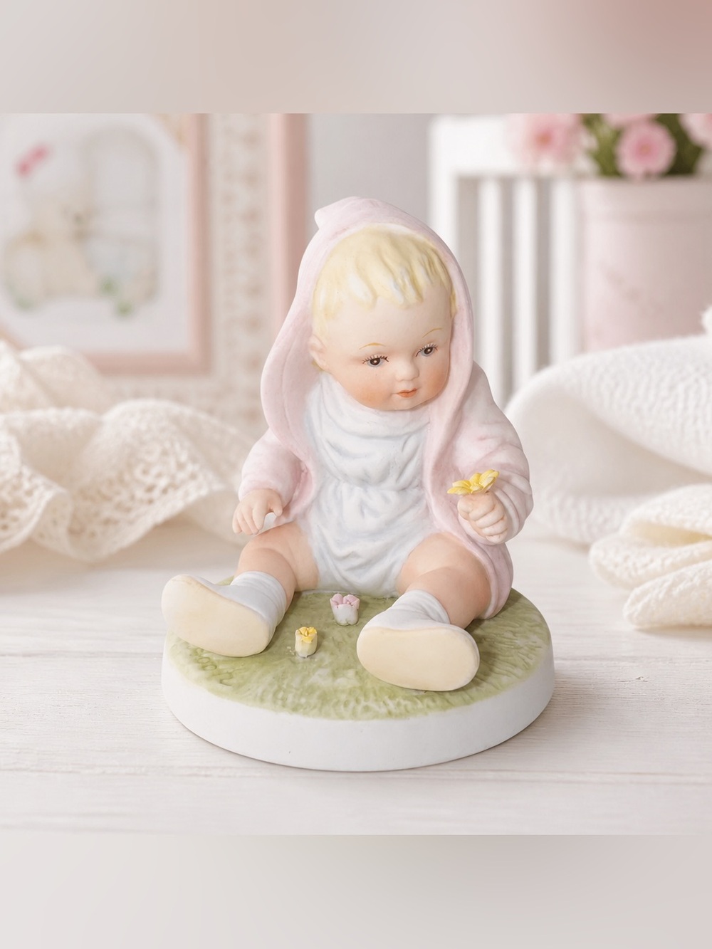 Vtg 1984 Frances Hook “Nature’s Wonders” Porcelain Baby Figurine *Mint* No Box